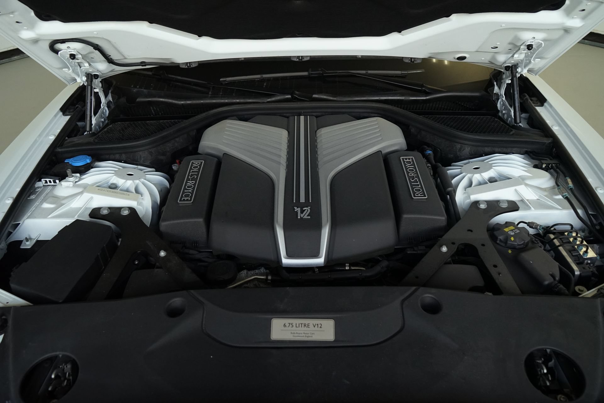 Used 2022 Rolls-Royce Ghost Extended Wheelbase AWD/4WD image 41