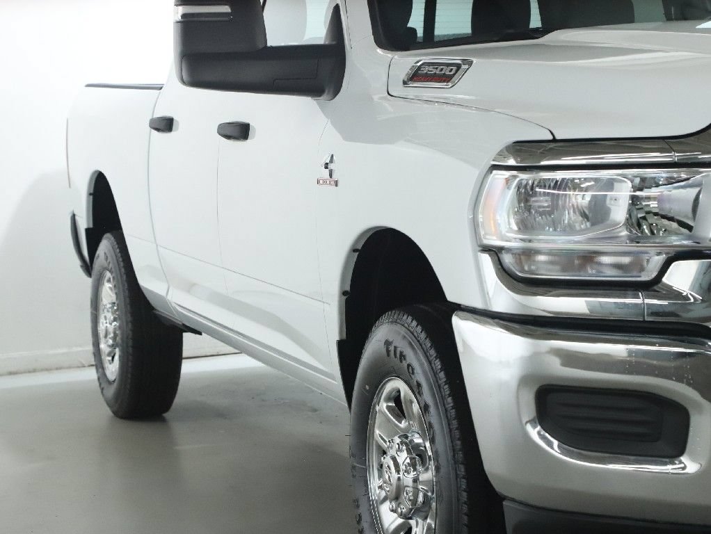 Used 2024 RAM 3500 Tradesman w/ Chrome Appearance Group AWD/4WD image 8