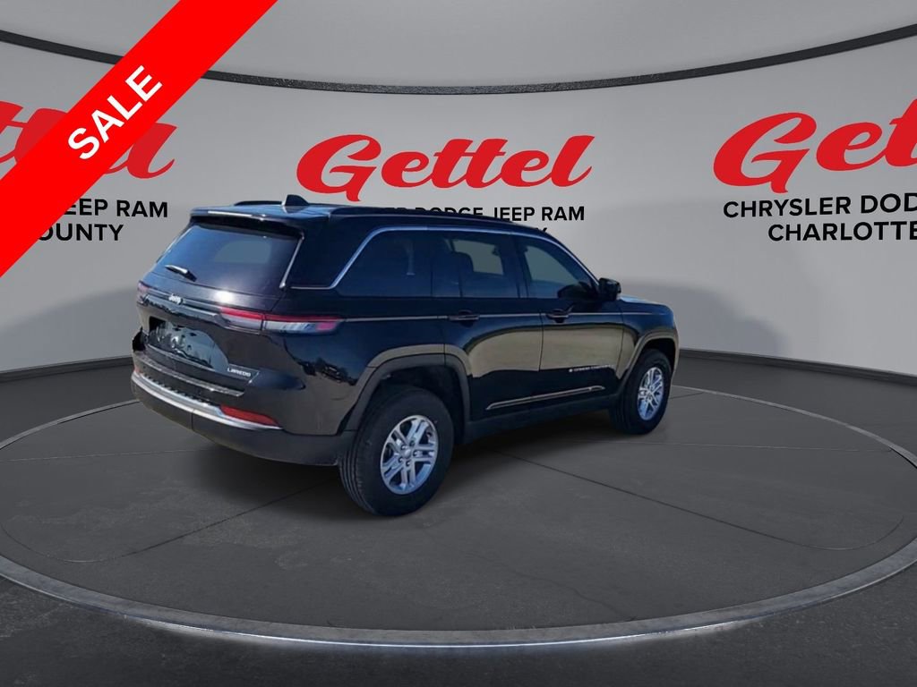 New 2025 Jeep Grand Cherokee Laredo w/ Luxury Tech Group I image 8