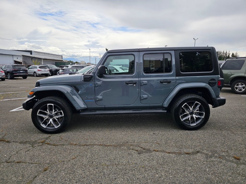 Used 2024 Jeep Wrangler Unlimited AWD/4WD image 5