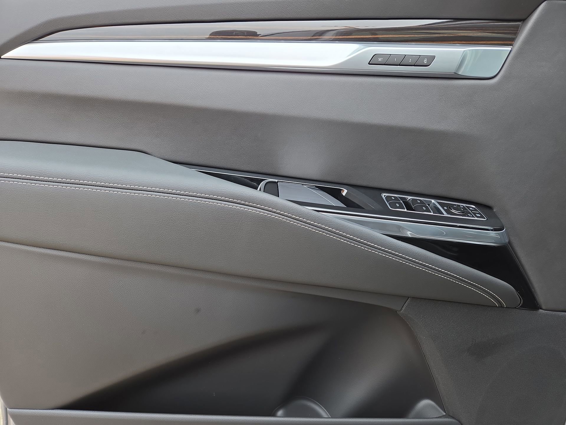 New 2026 Cadillac Escalade ESV Luxury w/ Touring Package image 15