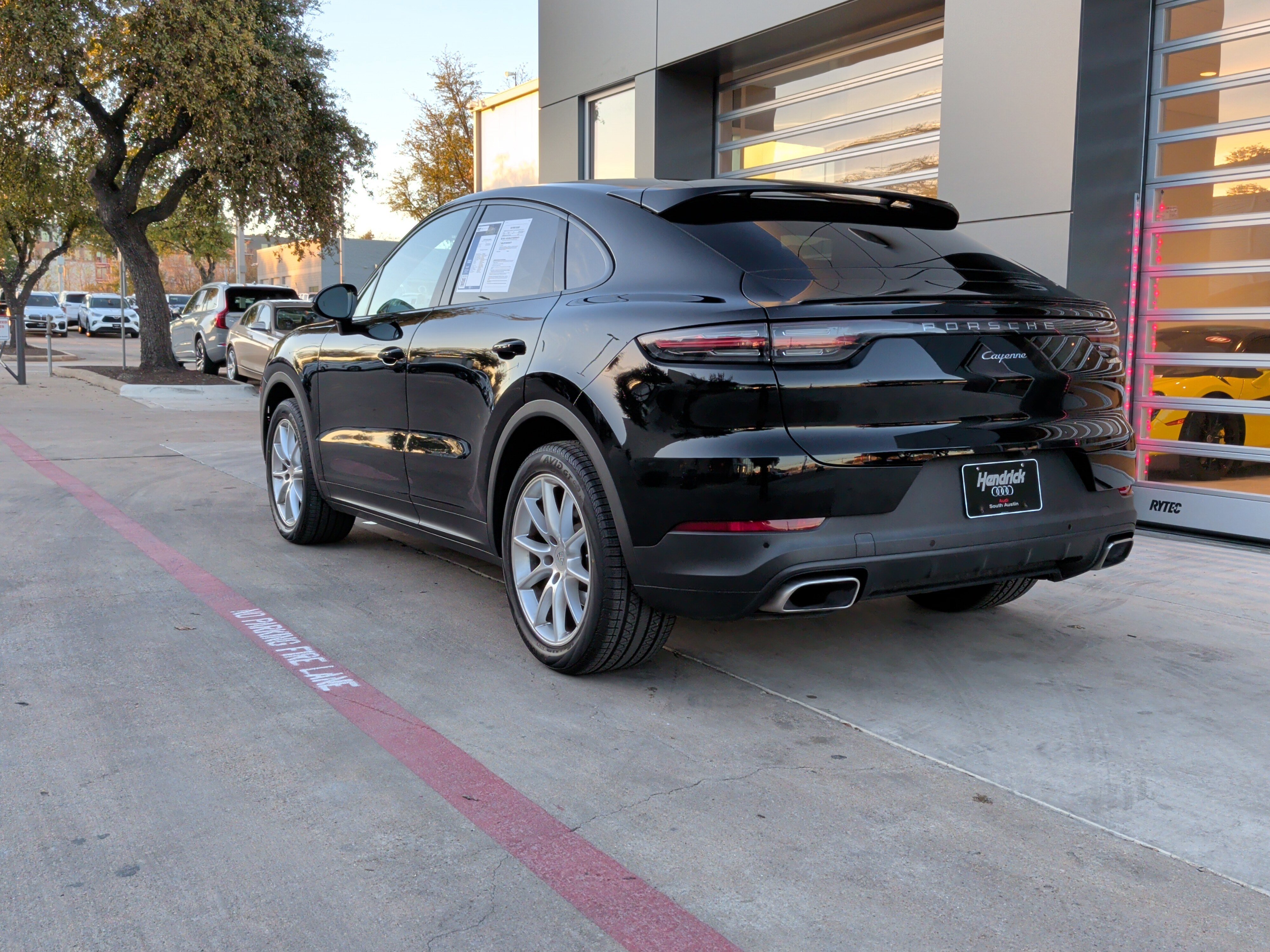 Used 2021 Porsche Cayenne Coupe image 8