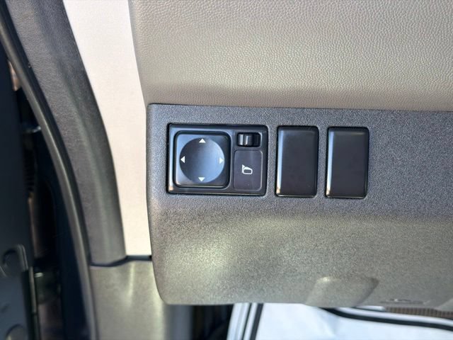 Used 2012 Nissan Xterra S AWD/4WD image 29