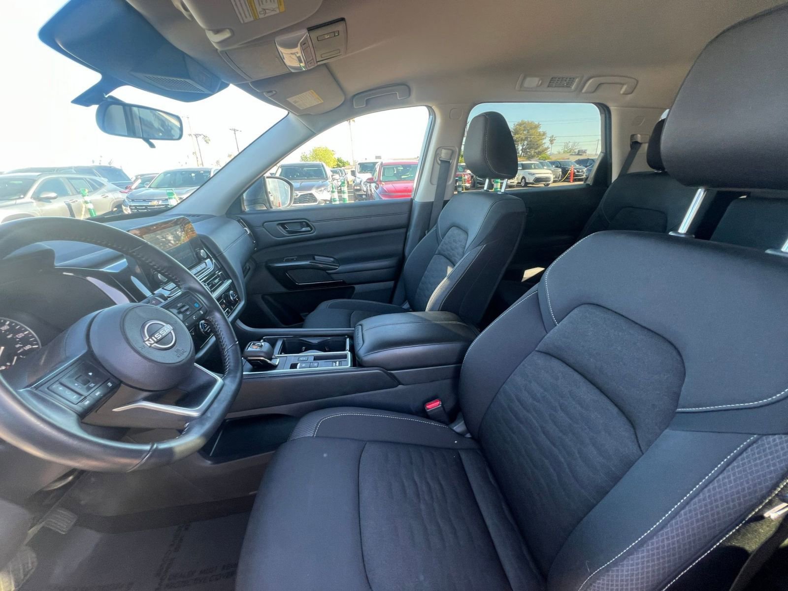 Used 2025 Nissan Pathfinder SV image 29