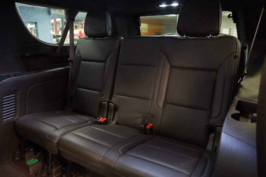 Used 2021 GMC Yukon XL Denali w/ Denali Premium Package image 23