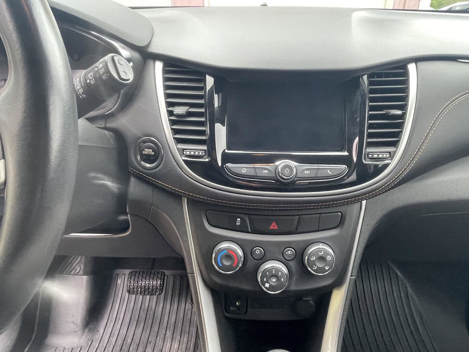 Used 2019 Chevrolet Trax LT w/ LT Convenience Package AWD/4WD image 14