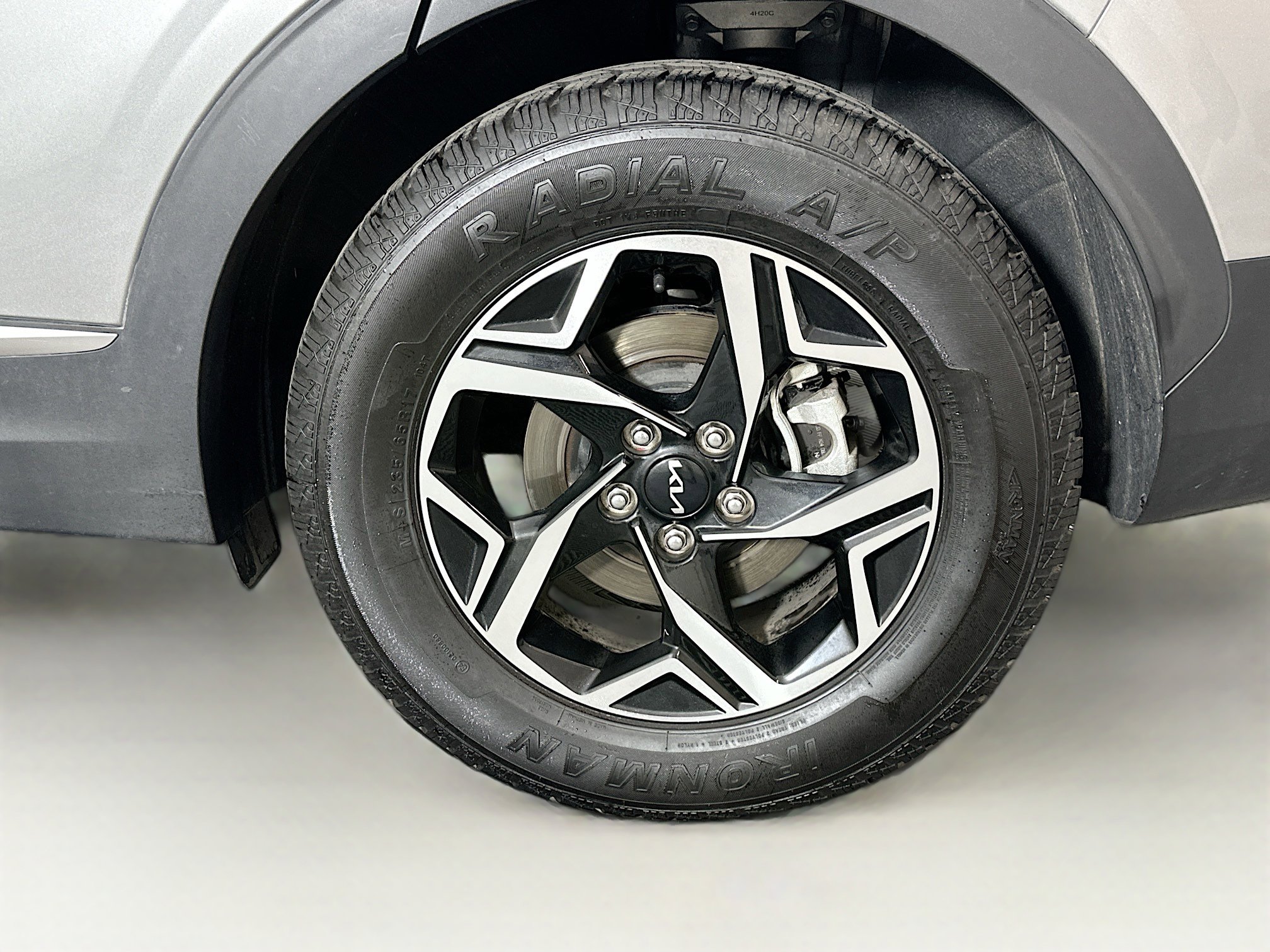 Used 2025 Kia Sportage LX image 11