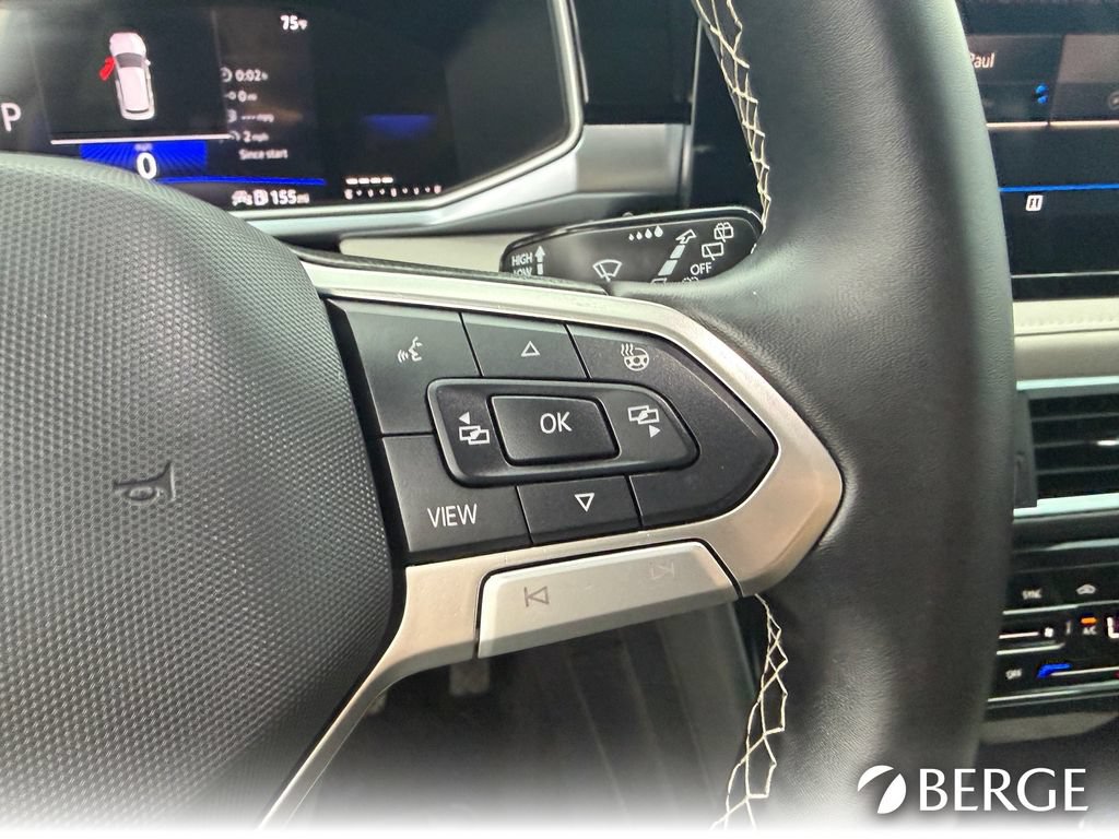 Used 2025 Volkswagen Taos SE FWD image 19