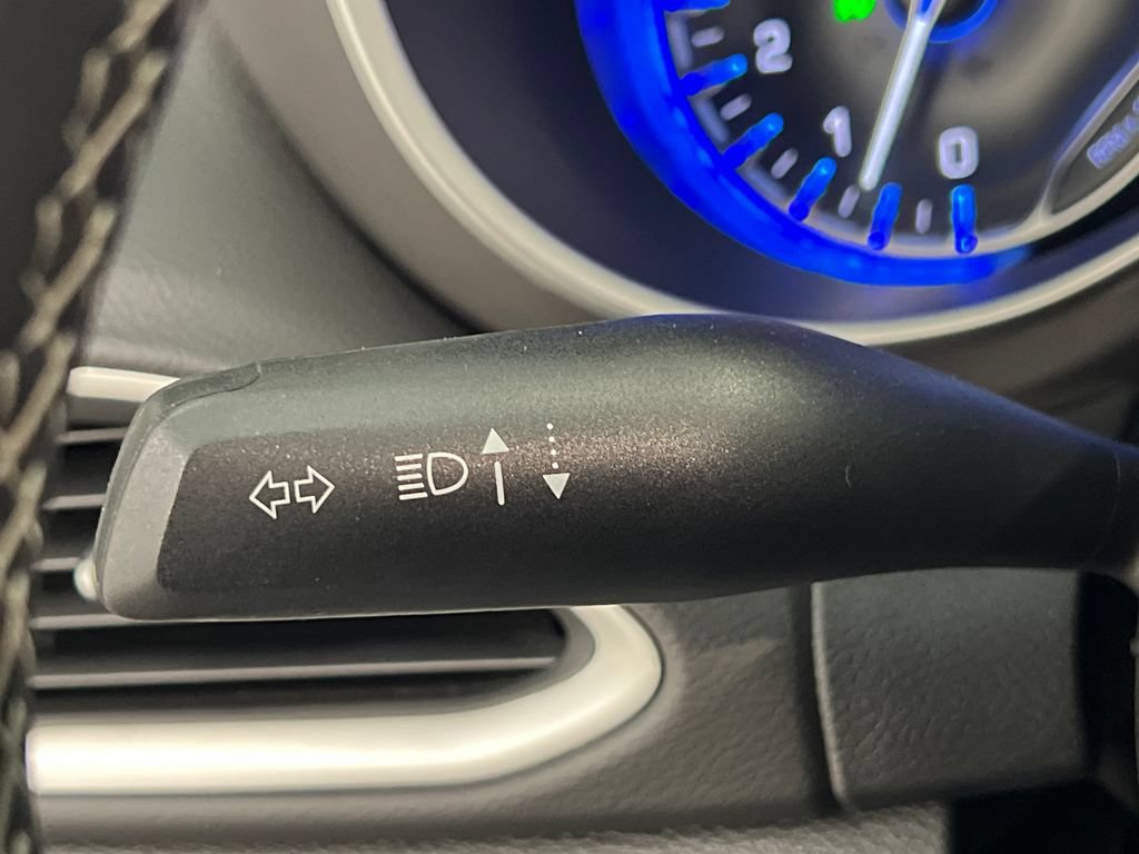 Used 2025 Chrysler Pacifica Select FWD image 58