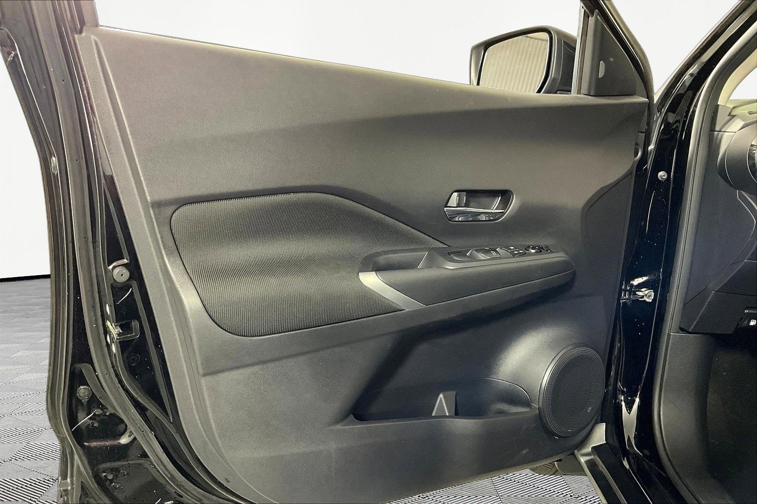 Used 2023 Nissan Kicks SV FWD image 19