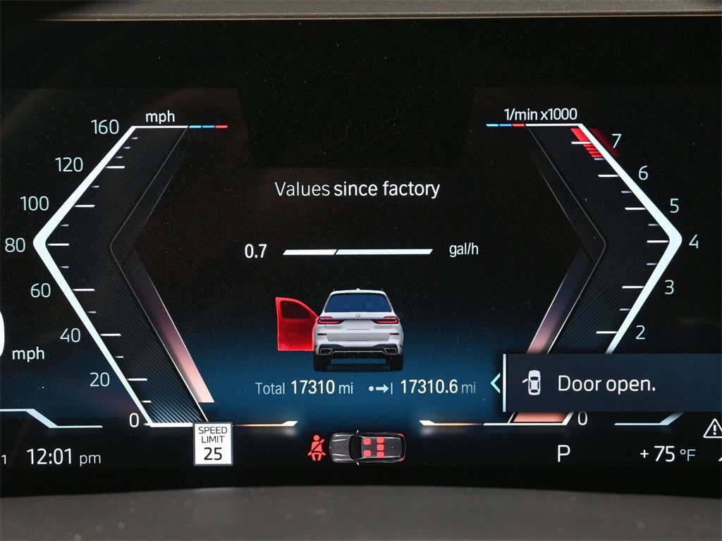 Used 2023 BMW X7 xDrive40i w/ Executive Package image 9