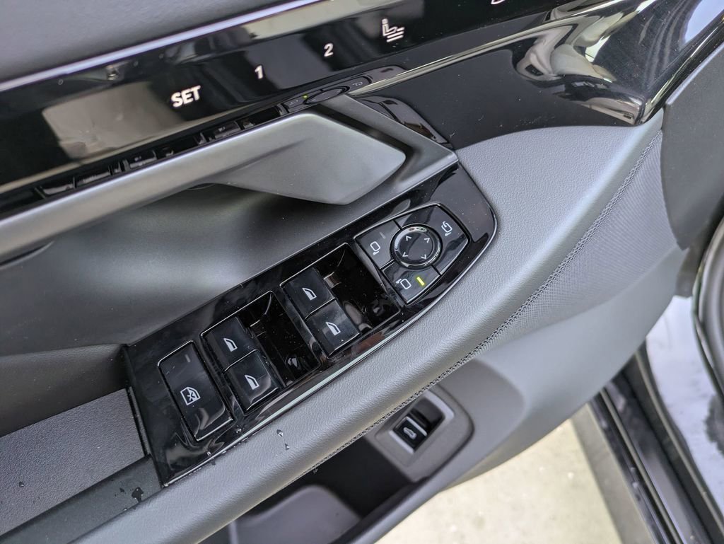 New 2026 BMW 530i xDrive w/ M Sport Package image 12