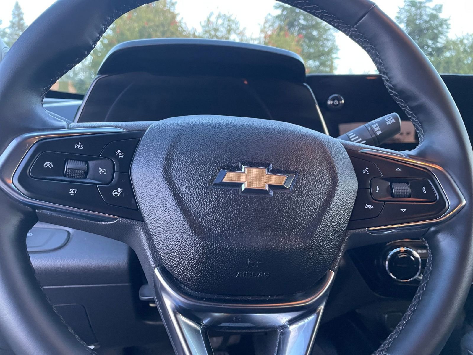 Used 2025 Chevrolet Trax LT w/ LT Convenience Package image 28