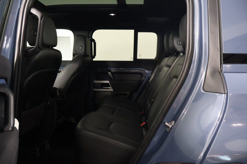 Used 2023 Land Rover Defender 110 SE image 11