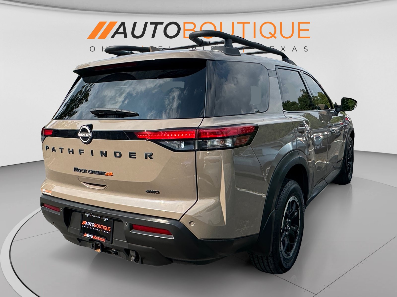 Used 2023 Nissan Pathfinder Rock Creek AWD/4WD image 5