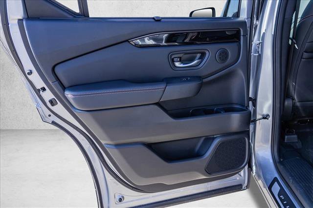 New 2025 Honda Pilot TrailSport image 23