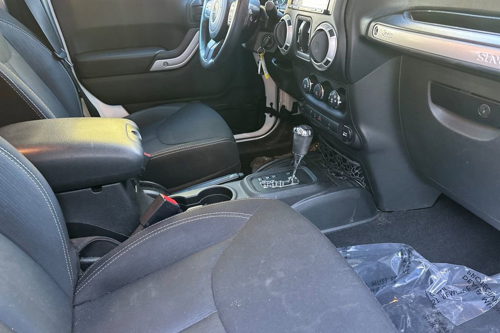 Used 2014 Jeep Wrangler Unlimited Sahara w/ Trailer Tow Group image 16