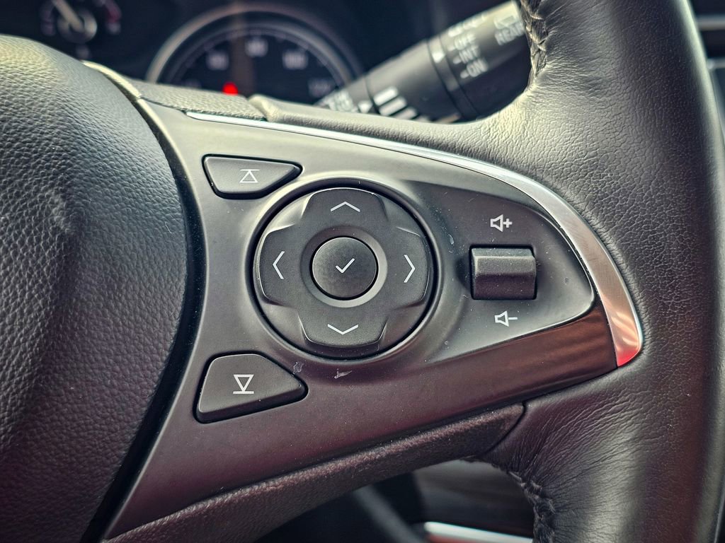 Used 2020 Buick Enclave Essence w/ Sound and Sites Package image 21