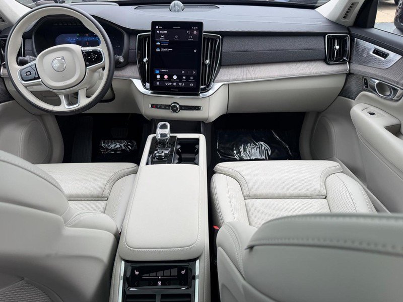 Certified 2025 Volvo XC90 T8 Ultra AWD/4WD image 12