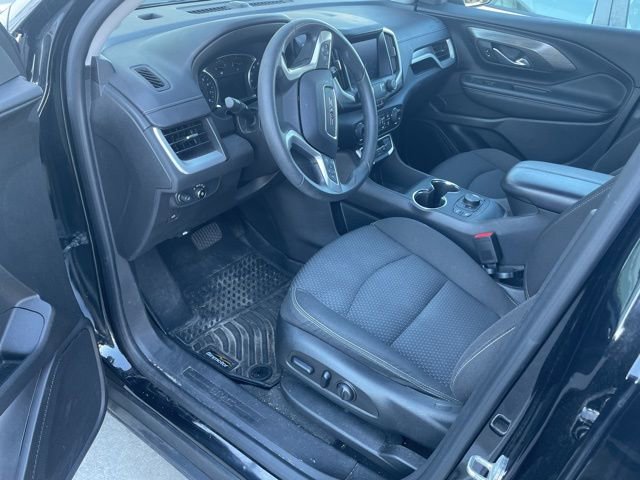 Used 2024 GMC Terrain SLE w/ Driver Convenience Package image 9