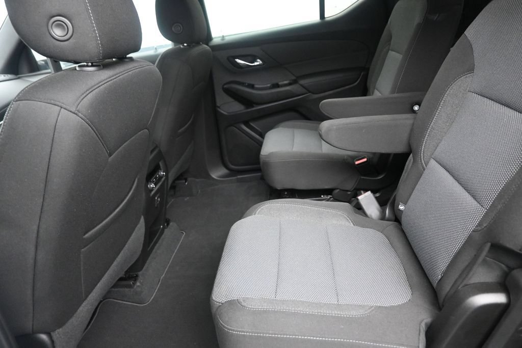 Used 2023 Chevrolet Traverse LT FWD image 14
