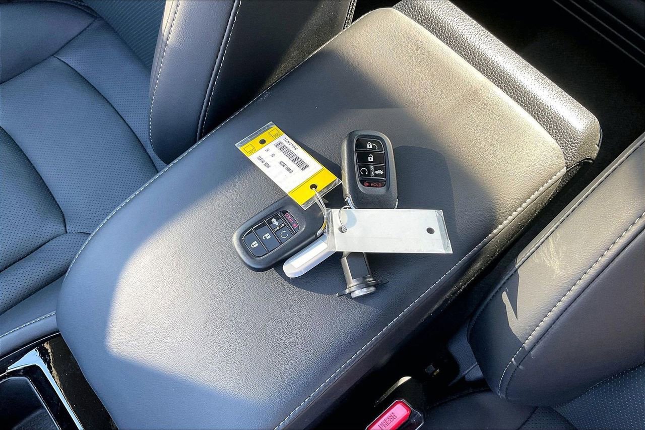 Used 2024 Honda Accord Touring image 34