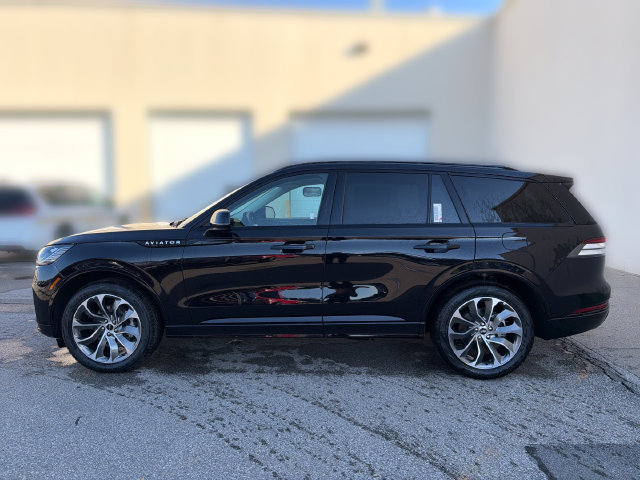 New 2026 Lincoln Aviator AWD w/ Jet Appearance Package image 10