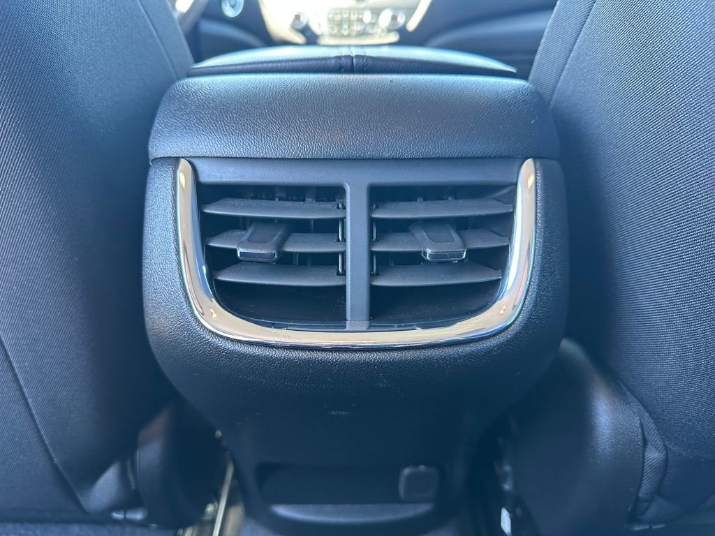 Used 2025 Chevrolet Malibu LT image 14