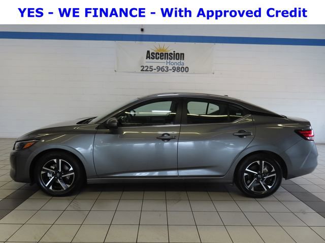 Used 2025 Nissan Sentra SV FWD image 3