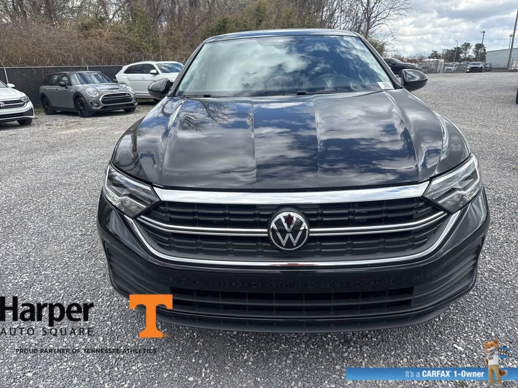Used 2024 Volkswagen Jetta SE w/ Panoramic Sunroof Package image 8