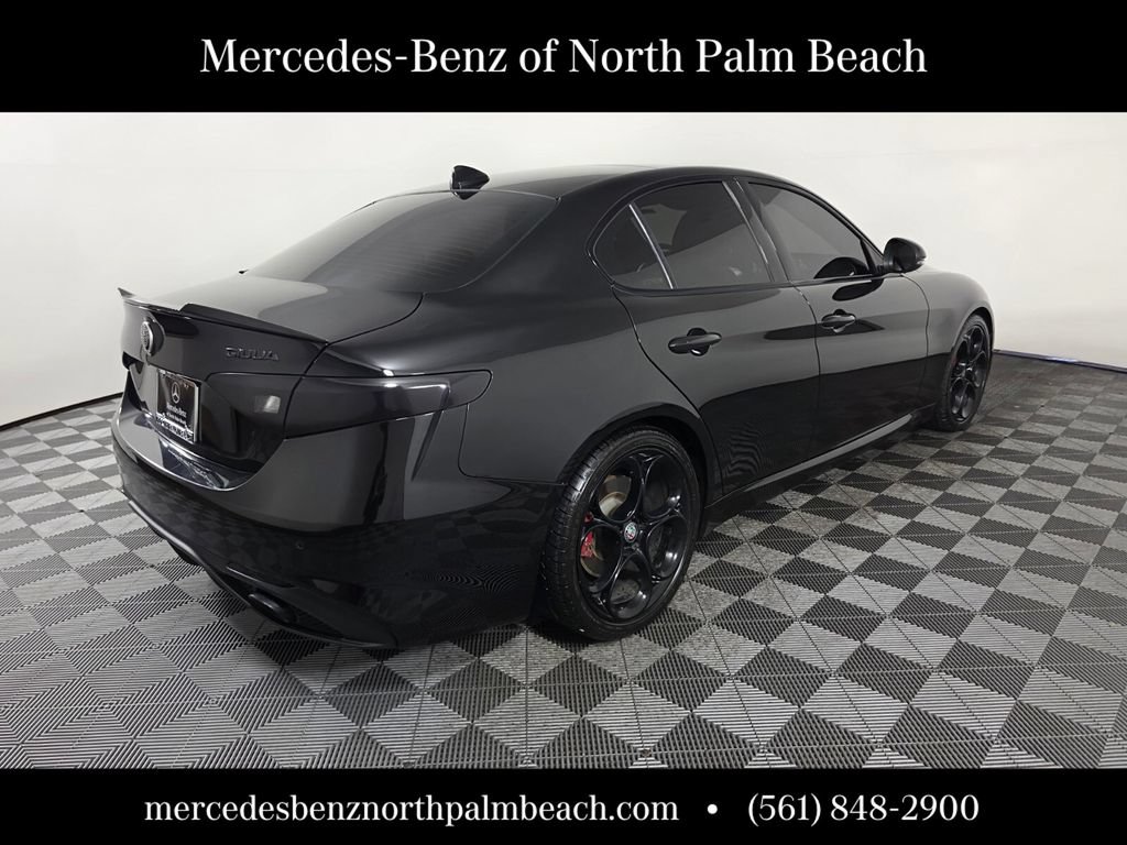 Used 2021 Alfa Romeo Giulia Ti Sport RWD image 6