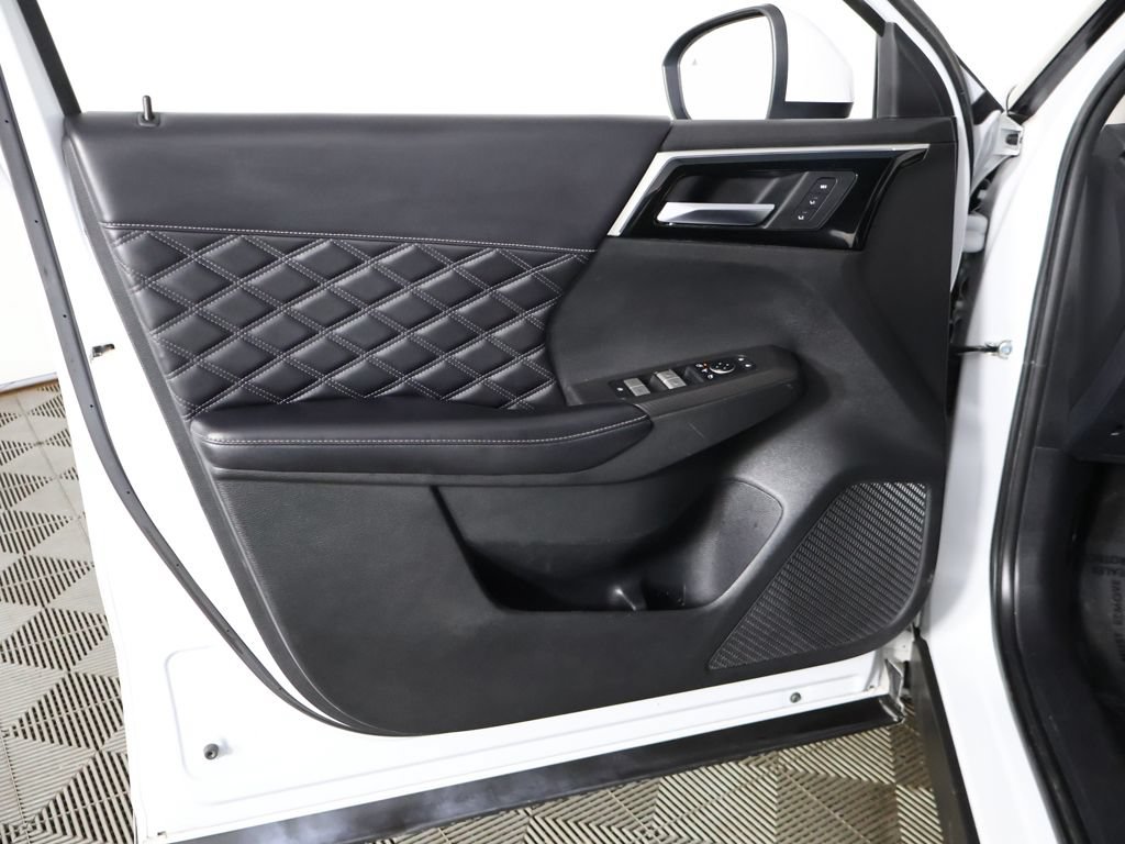 Used 2022 Mitsubishi Outlander SEL AWD/4WD image 25