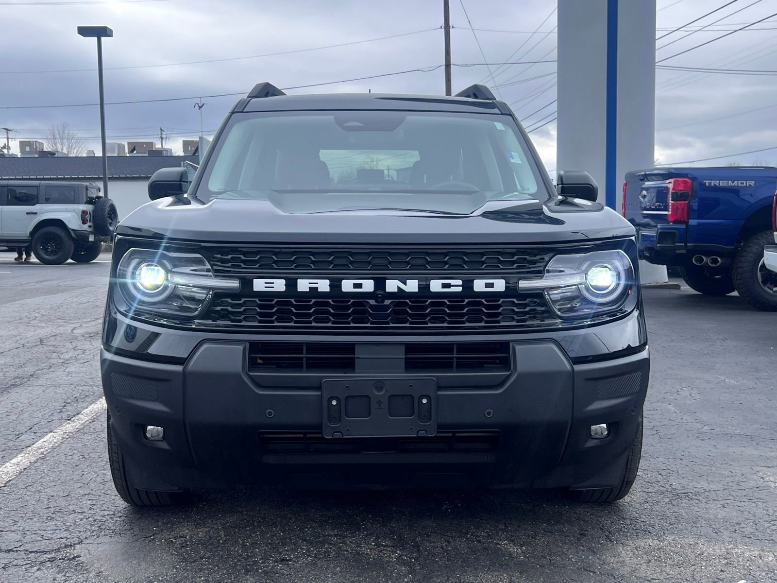 Used 2025 Ford Bronco Sport Outer Banks w/ Outer Banks Tech Package+ image 2