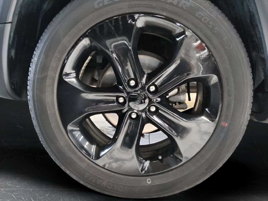 Used 2020 Jeep Compass Latitude FWD image 25