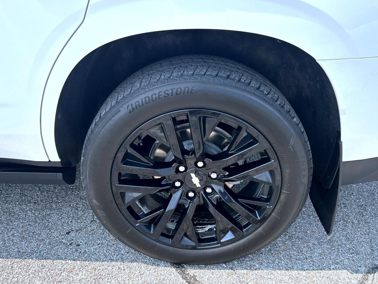 Used 2024 Chevrolet Tahoe High Country AWD/4WD image 25