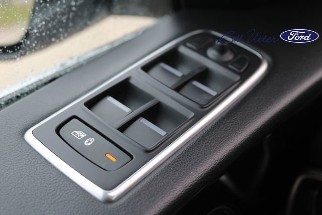 Used 2020 Jaguar F-PACE image 21