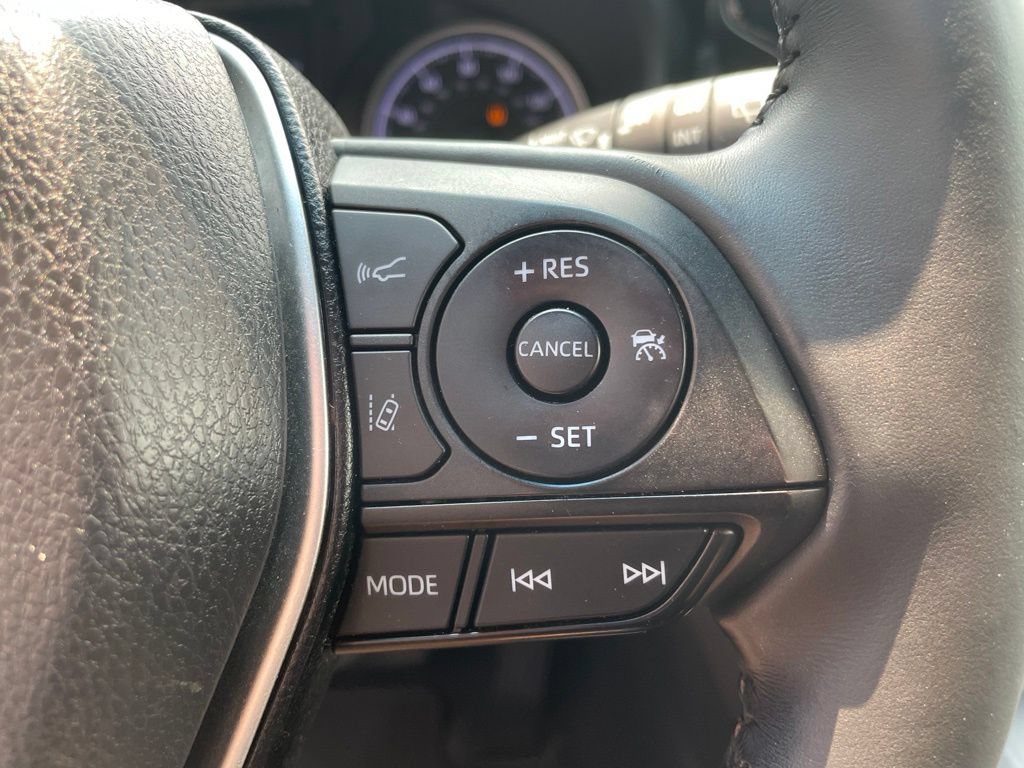 Used 2021 Toyota Venza LE w/ Carpet Mat Package (TMS) AWD/4WD image 15