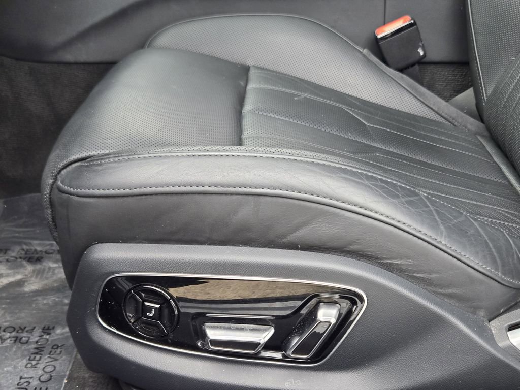 Certified 2022 Audi A8 L 3.0T image 32