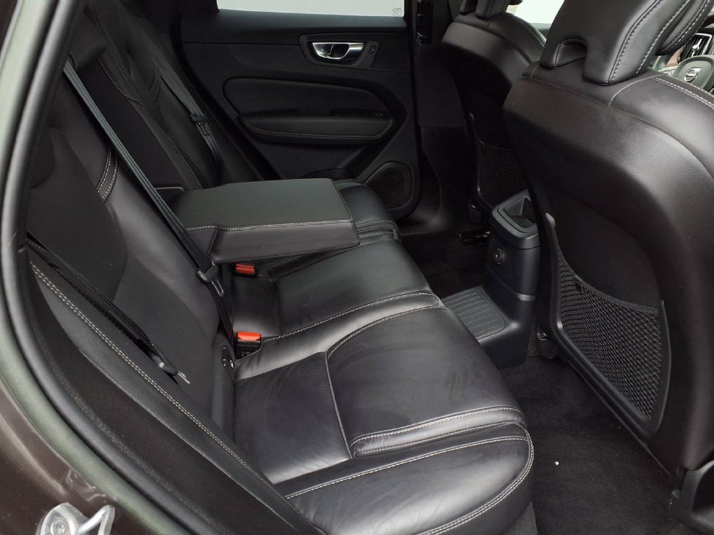 Used 2023 Volvo XC60 T8 Ultimate AWD/4WD image 22