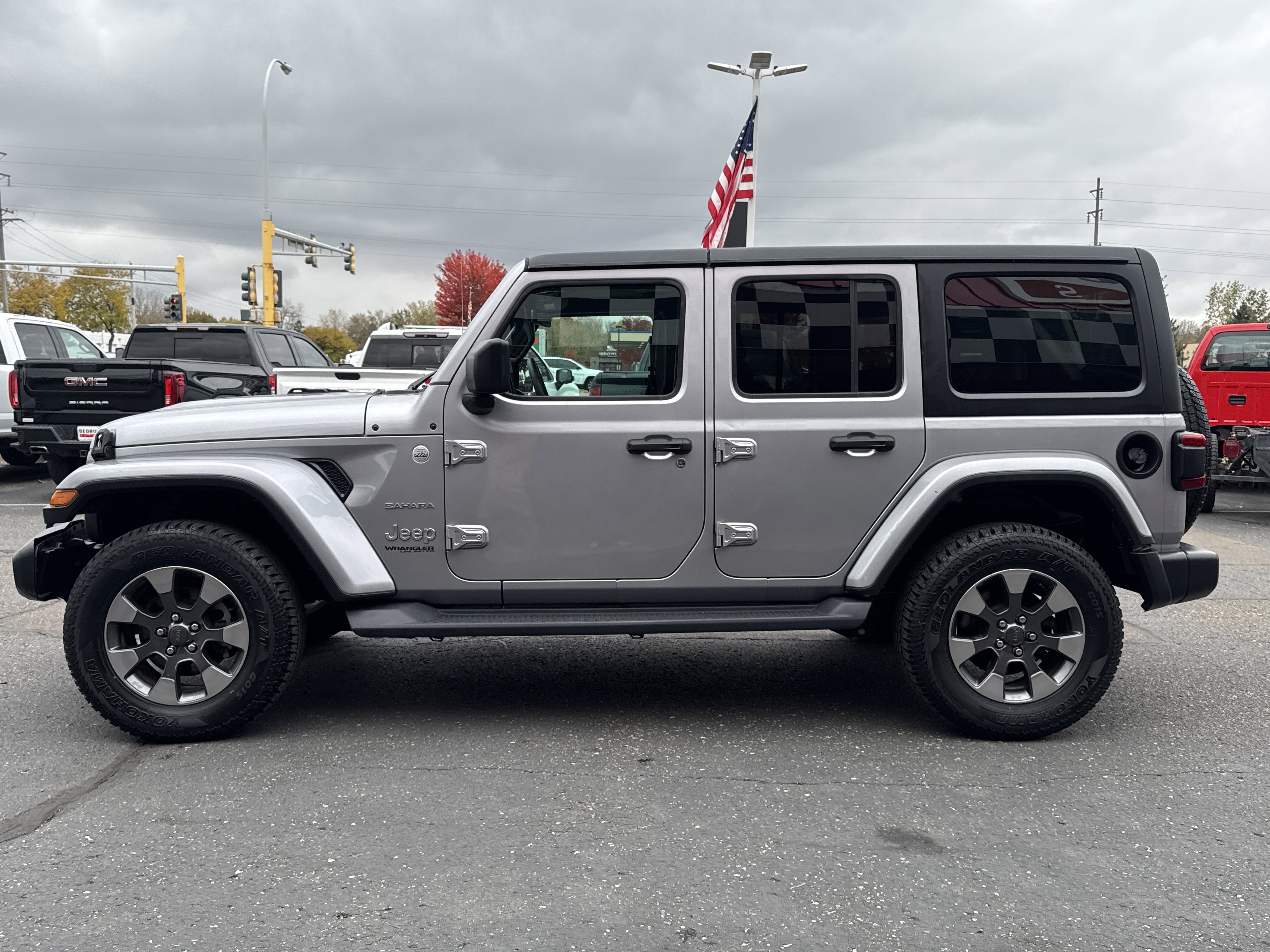 Used 2018 Jeep Wrangler Unlimited Sahara image 4