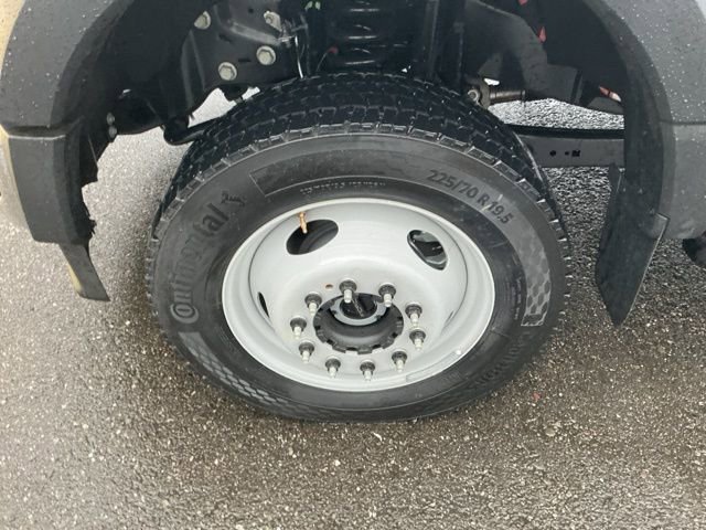 New 2026 Ford F550 4x4 Crew Cab image 29