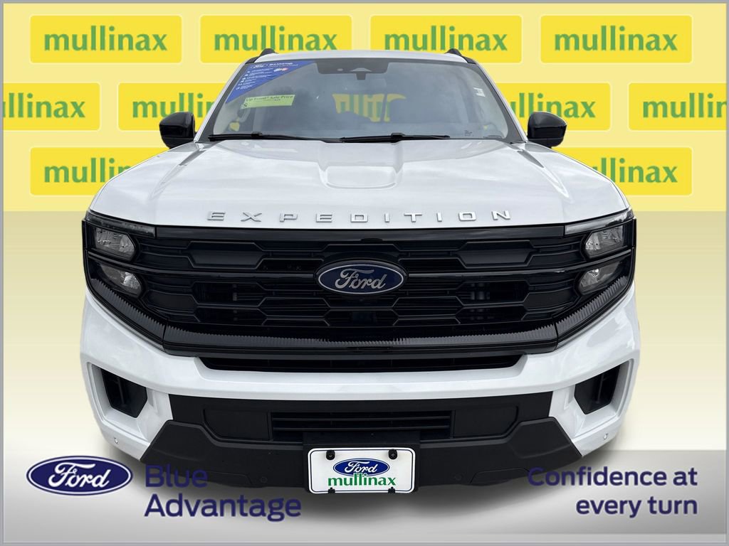 Used 2025 Ford Expedition Active RWD image 11