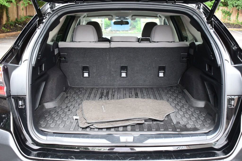 Used 2020 Subaru Outback Premium image 12