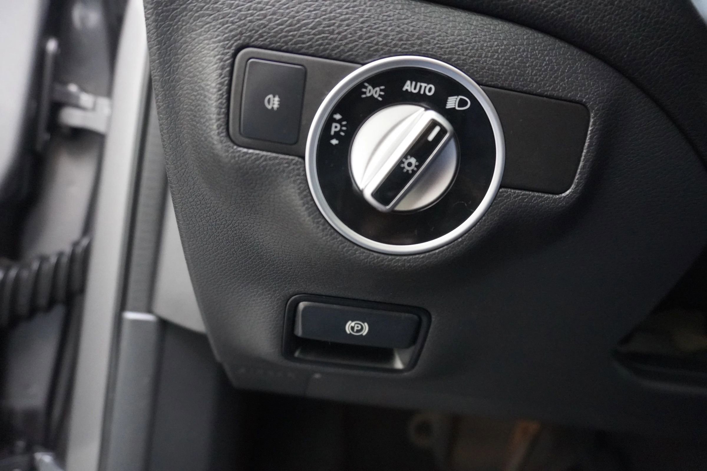 Used 2015 Mercedes-Benz GLA 250 GLA 250 4MATIC Sport Utility 4 image 24