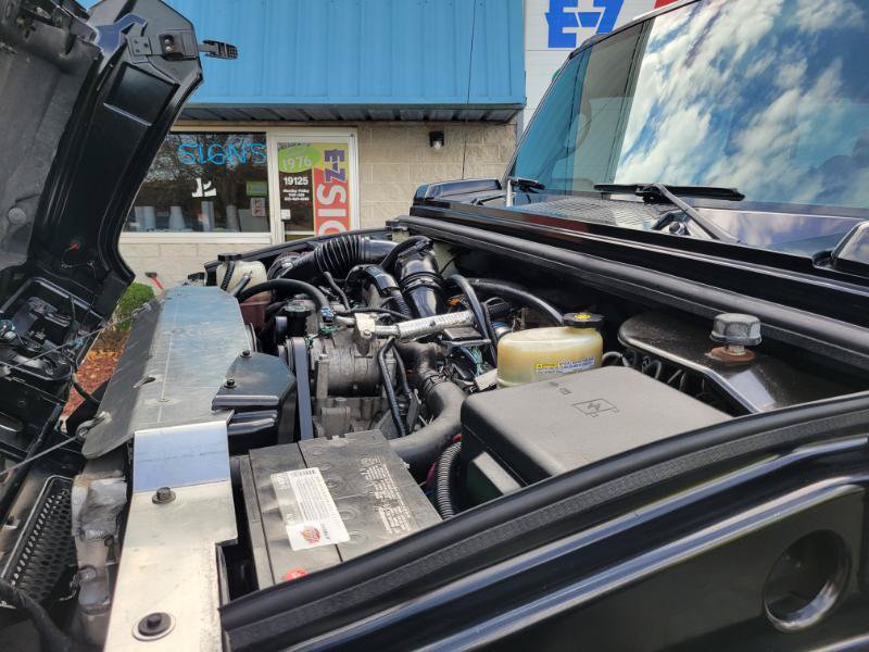 Used 2005 HUMMER H2 SUT w/ Preferred Equipment Group AWD/4WD image 69
