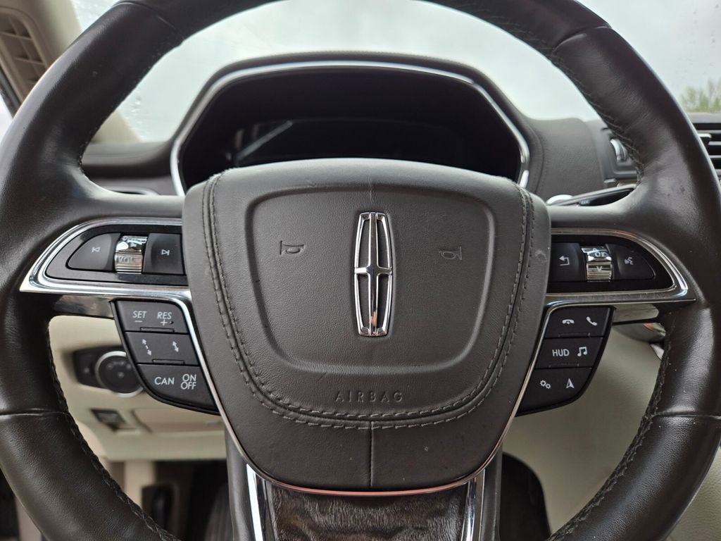 Used 2019 Lincoln Continental Reserve AWD/4WD image 34