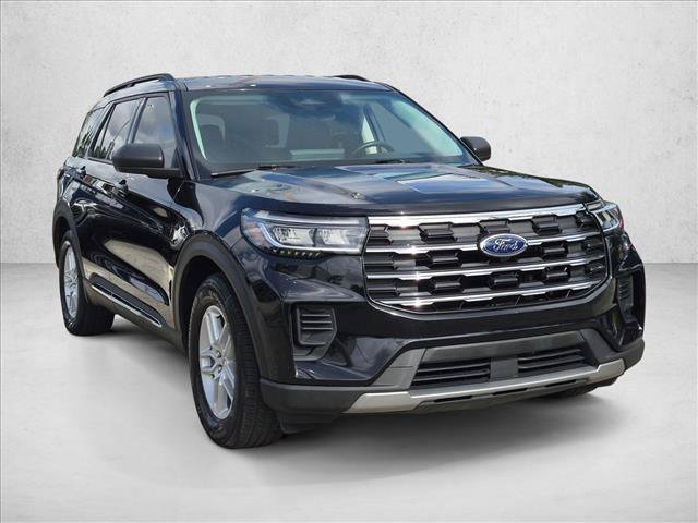 Certified 2025 Ford Explorer Active RWD image 3