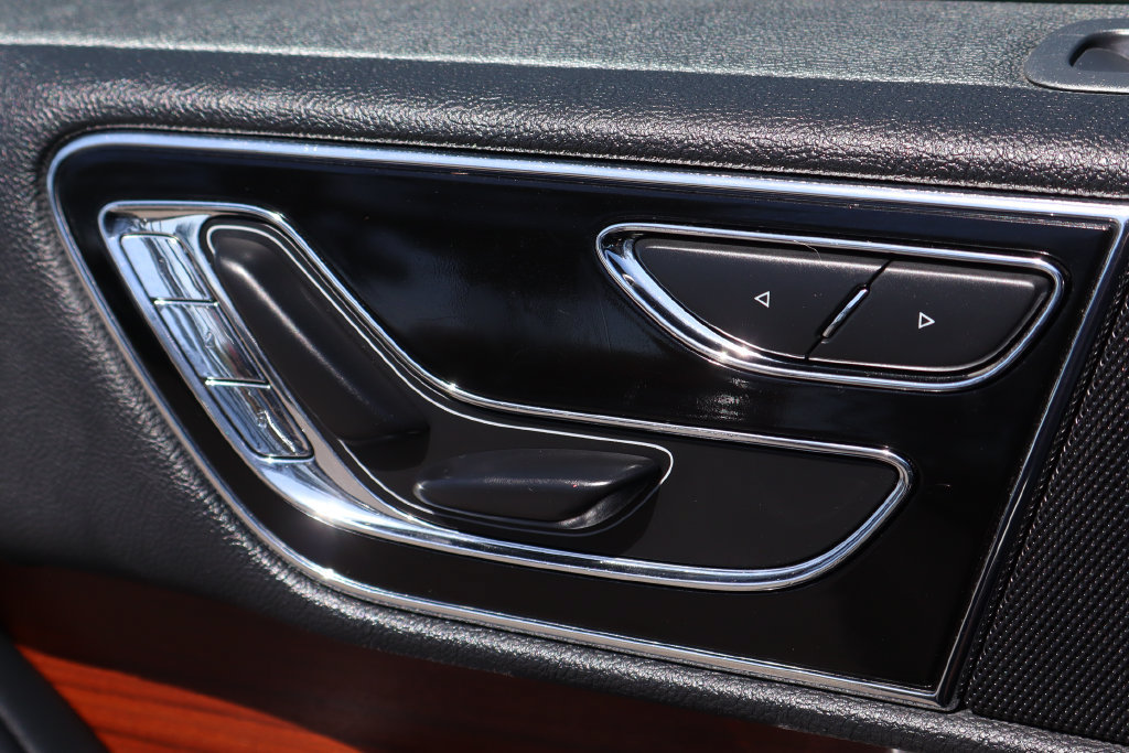 Used 2022 Lincoln Navigator L 4WD image 19