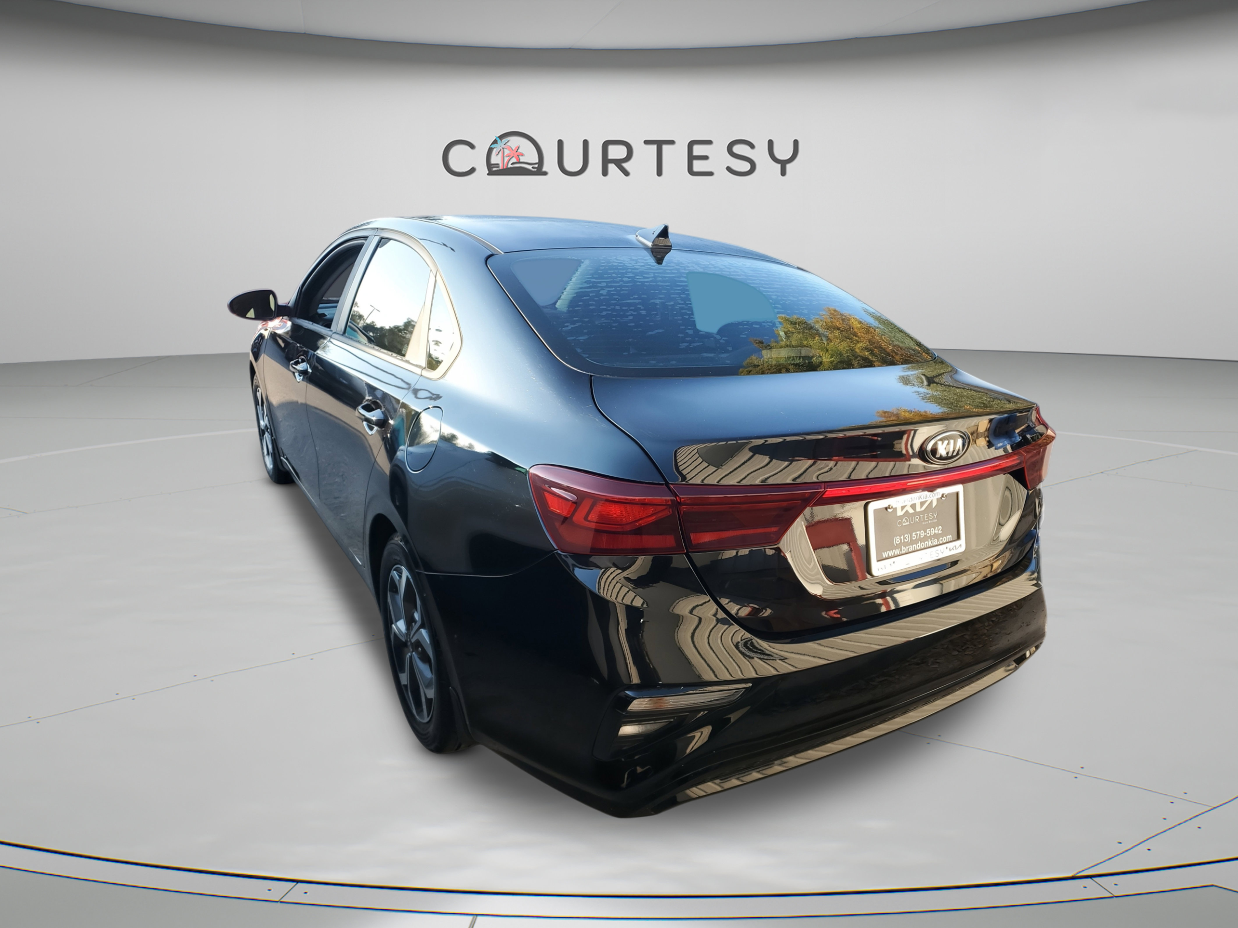 Used 2021 Kia Forte LXS image 2