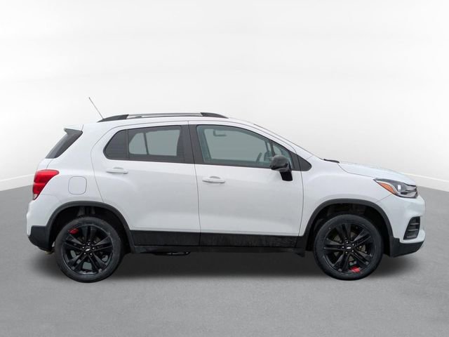 Used 2020 Chevrolet Trax LT w/ Redline Edition image 2